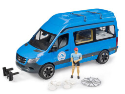 Bruder MB Sprinter Camper s řidičem a příslušenstvím 1:16